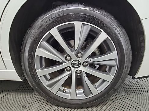 Used 2019 Lexus ES 350 image 43