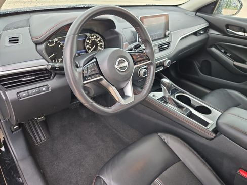Used 2024 Nissan Altima 2.5 SR FWD image 12