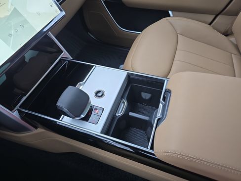 New 2026 Land Rover Range Rover SE image 25