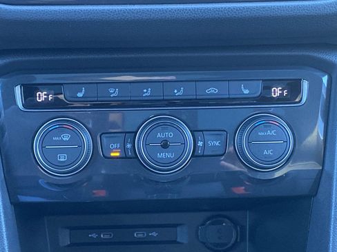 Used 2021 Volkswagen Tiguan SE R-Line image 28