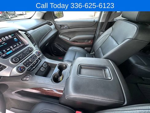 Used 2018 GMC Yukon XL SLT w/ Open Road Package AWD/4WD image 22