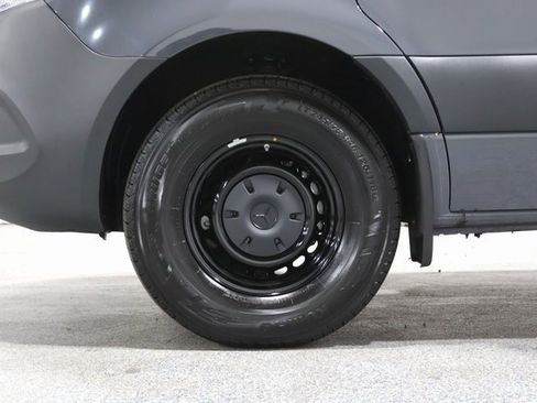 Used 2025 Mercedes-Benz Sprinter 2500 image 5