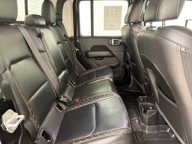 Used 2023 Jeep Gladiator Overland AWD/4WD image 16