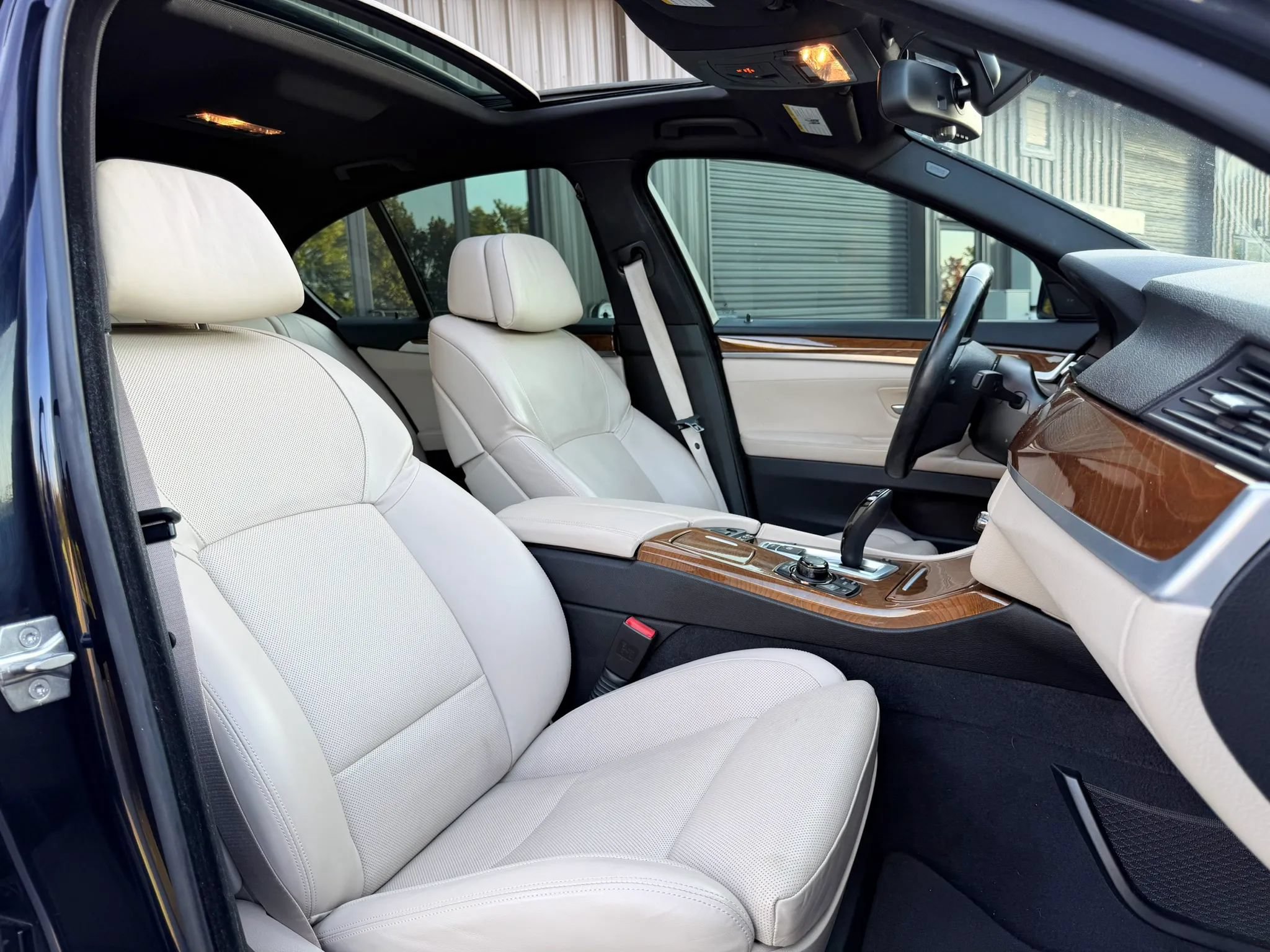 Used 2013 BMW 550i Sedan RWD image 32