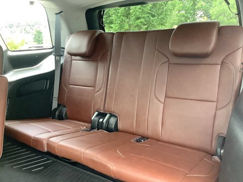 Used 2020 Chevrolet Tahoe Premier w/ Premier Plus Edition RWD image 30