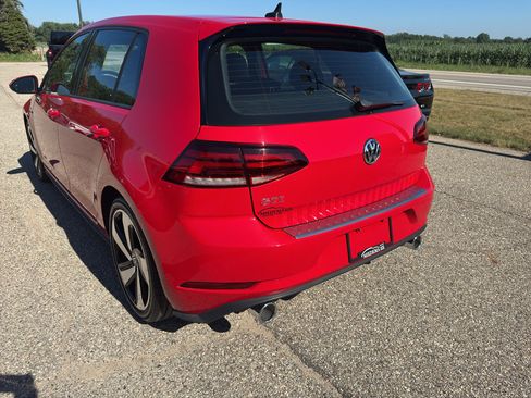 Used 2019 Volkswagen GTI SE FWD image 7