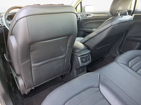 Used 2014 Ford Fusion SE w/ Equipment Group 202A FWD image 15