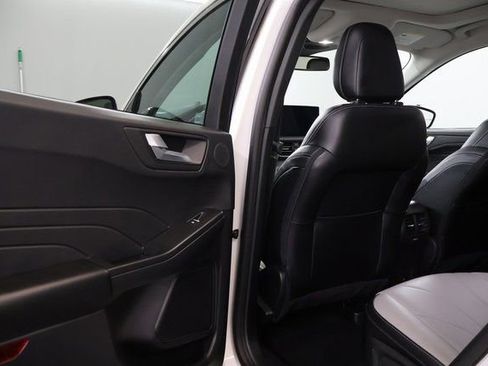 Used 2025 Ford Escape SE w/ PHEV Premium Package FWD image 26
