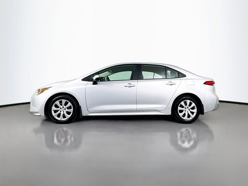 Certified 2025 Toyota Corolla LE FWD image 4