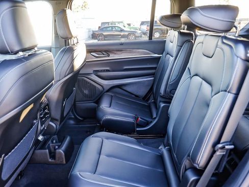 New 2025 Jeep Grand Cherokee L Limited w/ Luxury Tech Group II image 20