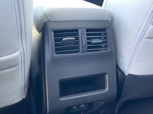 New 2026 Mitsubishi Outlander SE FWD image 18