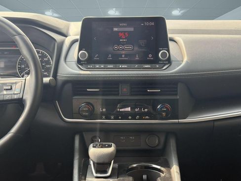 Used 2025 Nissan Rogue SV FWD image 20