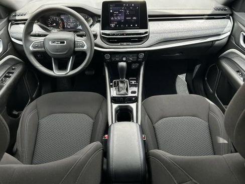 Used 2025 Jeep Compass Sport image 11