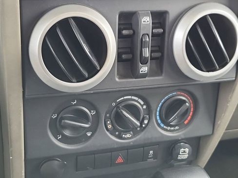 Used 2010 Jeep Wrangler Unlimited Sahara AWD/4WD image 38
