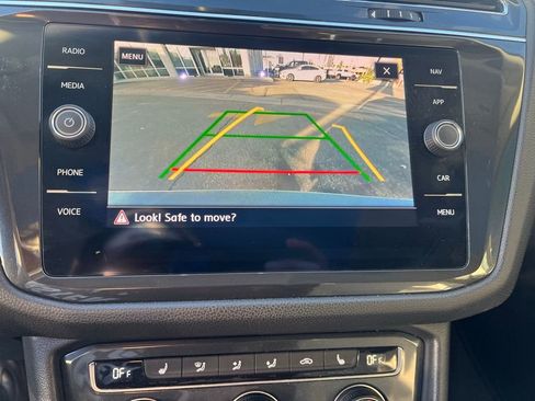 Used 2019 Volkswagen Tiguan SEL image 11