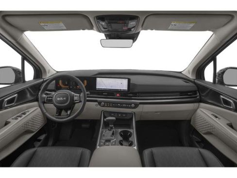 Used 2025 Kia Carnival image 5