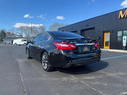 Used 2016 Nissan Altima 2.5 SL w/ 2.5 Technology w/LED Package image 2