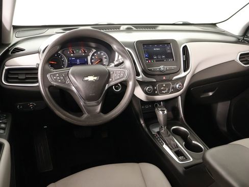 Used 2020 Chevrolet Equinox LT FWD image 2