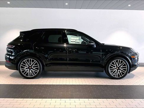 New 2026 Porsche Cayenne image 8
