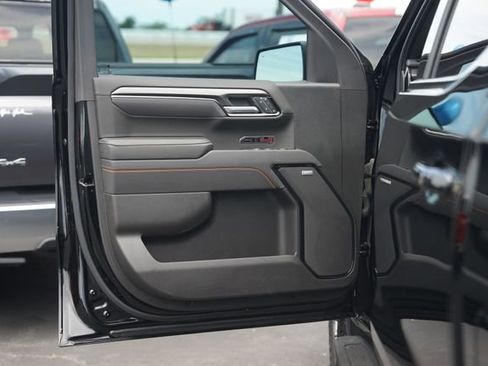 Used 2025 GMC Sierra 1500 AT4 w/ AT4 Premium Package AWD/4WD image 32