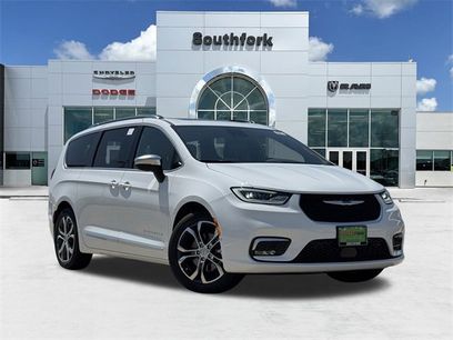 New 2026 Chrysler Pacifica Pinnacle