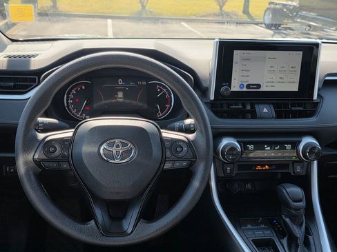 Used 2025 Toyota RAV4 XLE image 33
