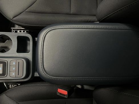 Used 2024 Ford Maverick XL image 18