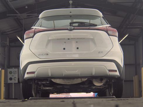 Used 2024 Nissan Kicks SR w/ SR Premium Package image 7