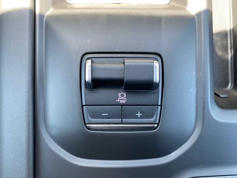 Used 2025 GMC Sierra 2500 Denali Ultimate AWD/4WD image 25