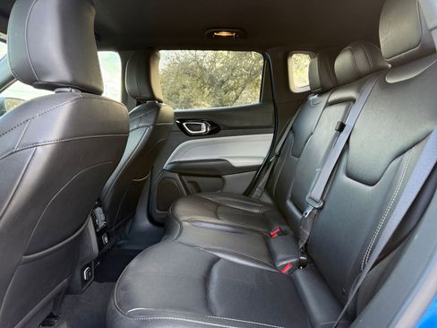 Used 2025 Jeep Compass Limited AWD/4WD image 27