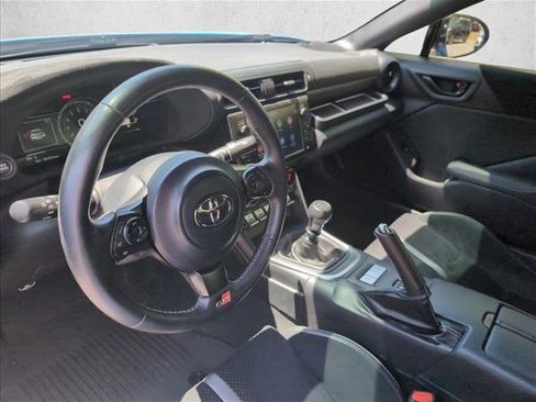 Used 2022 Toyota GR86 Premium w/ ALL Weather Mat Package (TMS) RWD image 8