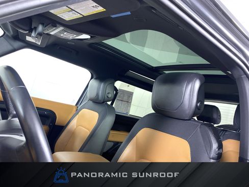 Used 2023 Land Rover Defender 90 X-Dynamic SE image 2