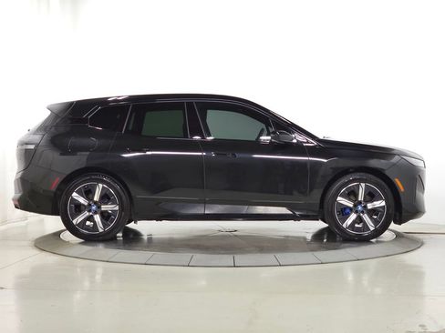 Used 2024 BMW iX xDrive50 AWD/4WD image 12