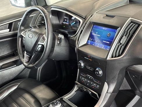 Used 2020 Ford Edge SEL image 24