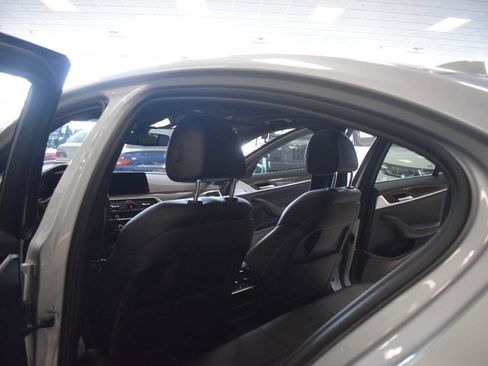 Used 2018 BMW 530i xDrive AWD/4WD image 68