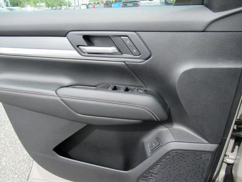 Used 2025 GMC Terrain Elevation w/ Elevation Premium Package image 19