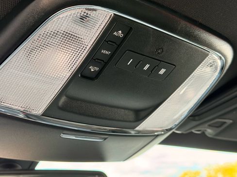 Used 2020 Dodge Charger R/T w/ Blacktop Package image 32