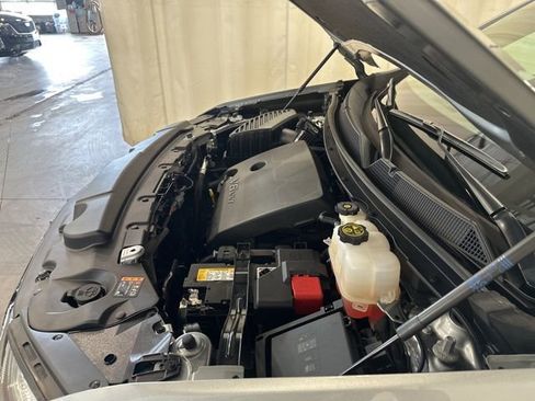 Used 2023 Chevrolet Traverse LT FWD image 38