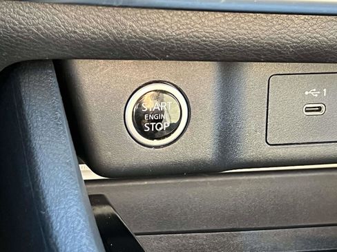 Used 2021 Nissan Rogue SV image 31