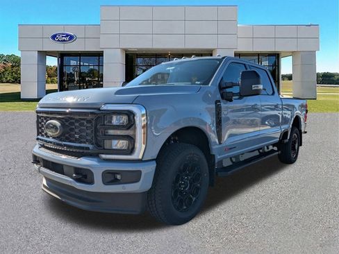 New 2026 Ford F250 Lariat w/ Black Appearance Package AWD/4WD image 8