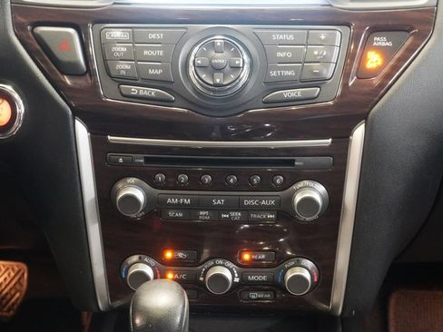 Used 2016 Nissan Pathfinder Platinum AWD/4WD image 23