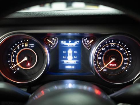 Used 2020 Jeep Gladiator Sport w/ Quick Order Package 24S image 16