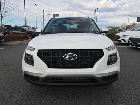 New 2026 Hyundai Venue SE image 8