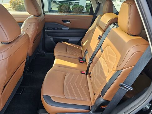 Certified 2024 Nissan Pathfinder Platinum w/ Cargo Package image 13