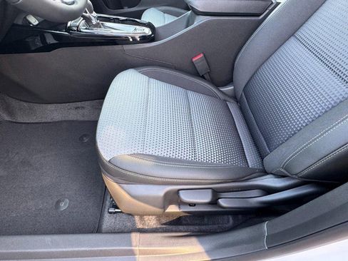 New 2025 Chevrolet Trax LT w/ Sunroof Package image 31