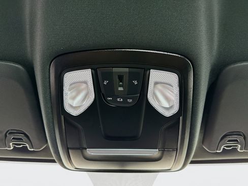 Used 2024 RAM 2500 Tradesman w/ Chrome Appearance Group image 18