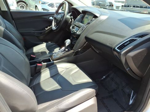 Certified 2018 Ford Focus Titanium FWD image 29