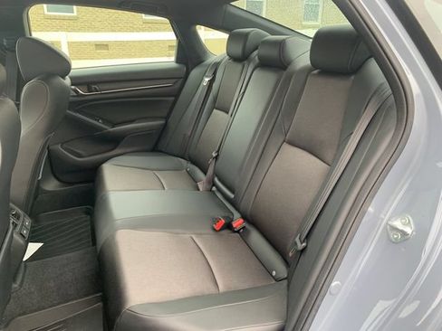 Used 2022 Honda Accord Sport image 10