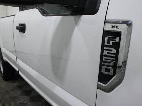 Used 2019 Ford F250 XL AWD/4WD image 15