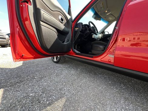 Used 2017 Kia Soul + w/ Designer's Package FWD image 11